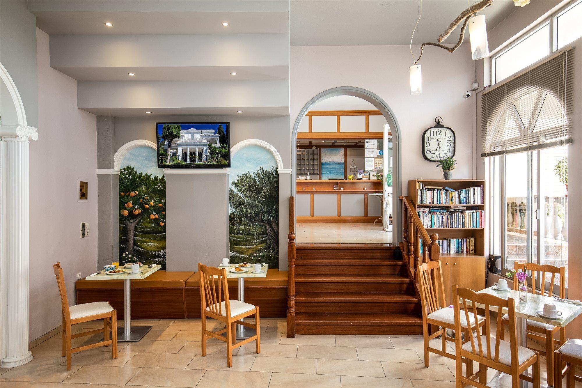 Bella Vista Beach Hotel And Studios Benitses  Dış mekan fotoğraf