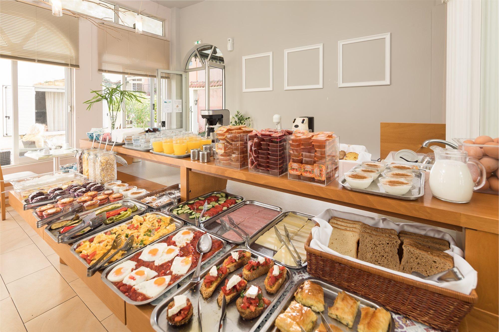 Bella Vista Beach Hotel And Studios Benitses  Dış mekan fotoğraf