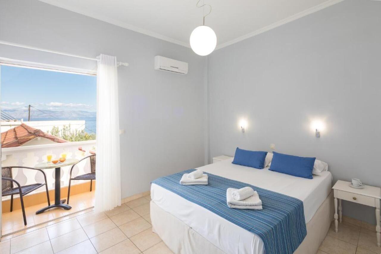 Bella Vista Beach Hotel And Studios Benitses  Dış mekan fotoğraf